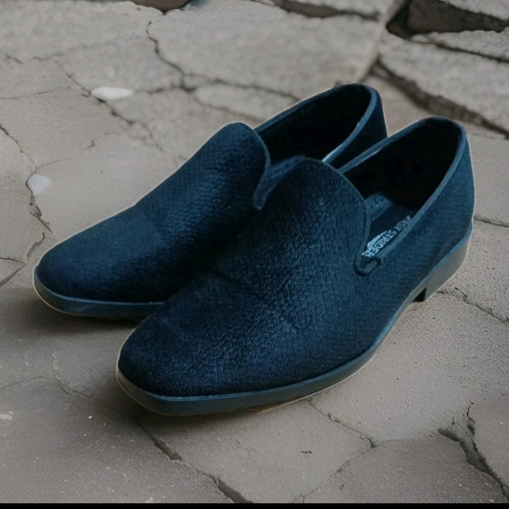 Men's Classic Black Loafers